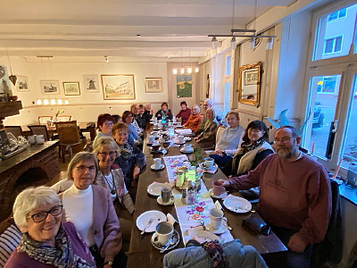 Bild "35_Chronik_25_26:lesementorkaffee2025.jpg"